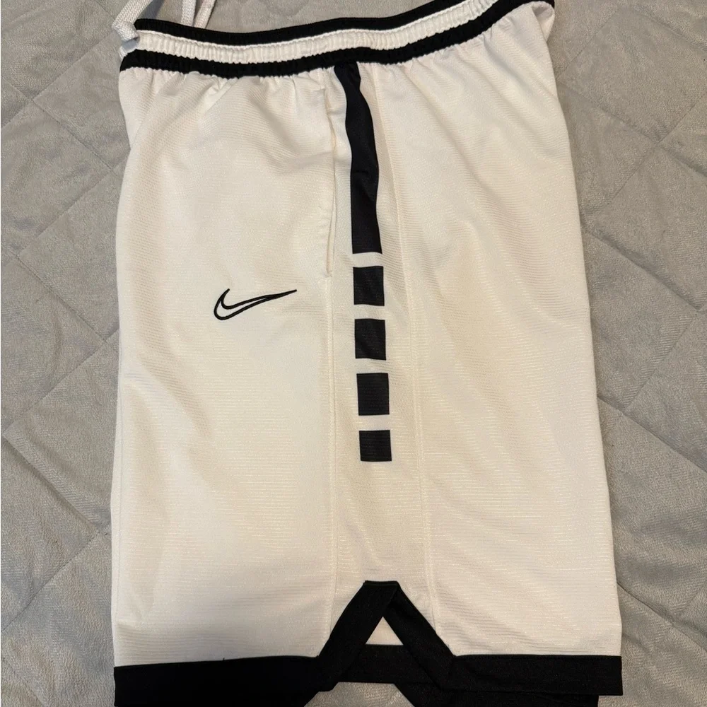 White Nike Elite Basketball Shorts - Picture 2 of 3